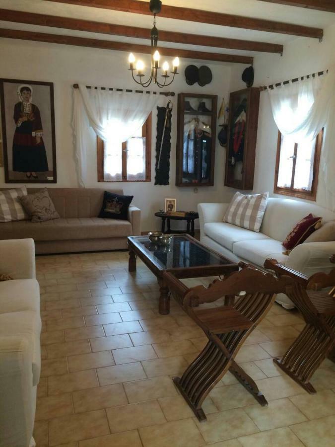Charouda Stone Tower Apartment Pyrgos Dirou Ngoại thất bức ảnh