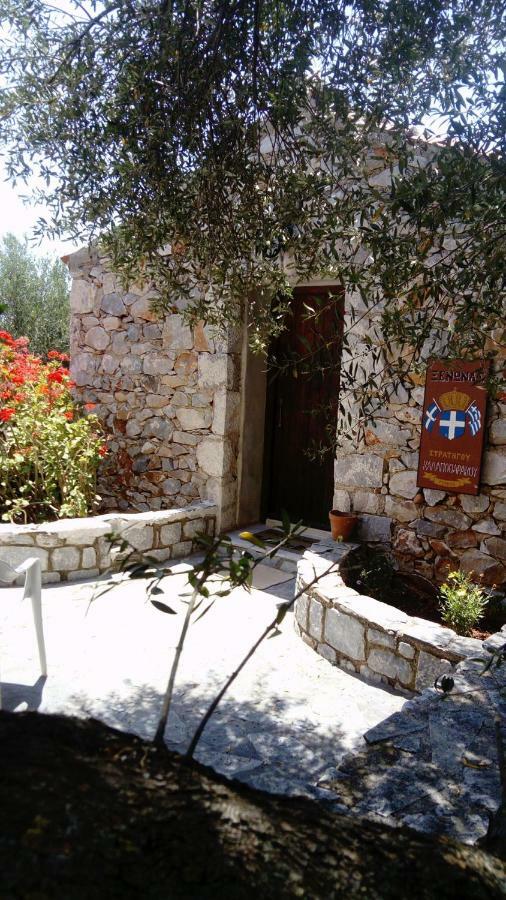Charouda Stone Tower Apartment Pyrgos Dirou Ngoại thất bức ảnh