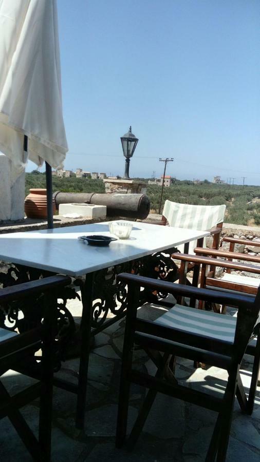 Charouda Stone Tower Apartment Pyrgos Dirou Ngoại thất bức ảnh
