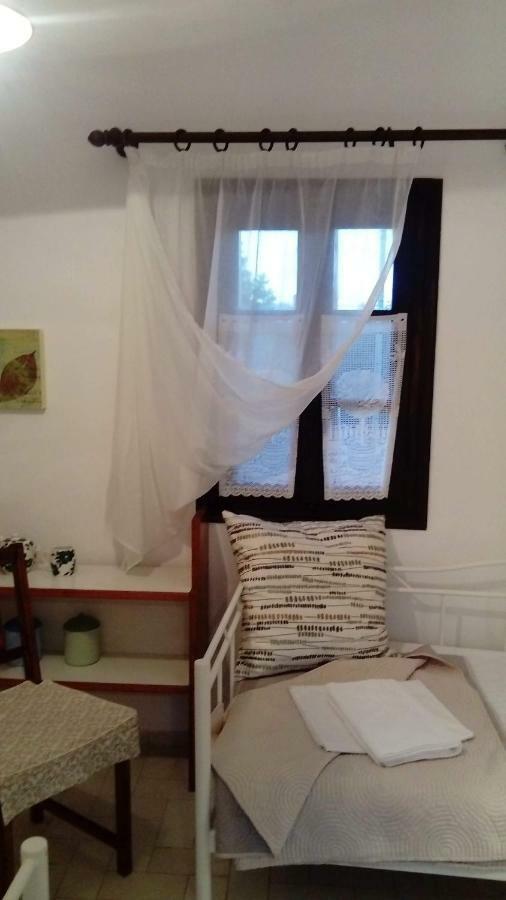 Charouda Stone Tower Apartment Pyrgos Dirou Ngoại thất bức ảnh