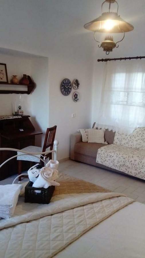 Charouda Stone Tower Apartment Pyrgos Dirou Ngoại thất bức ảnh